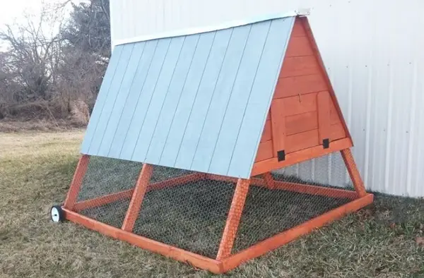 A-Frame Chicken Tractor Plan for 3 to 5 hens (AnaWhite)