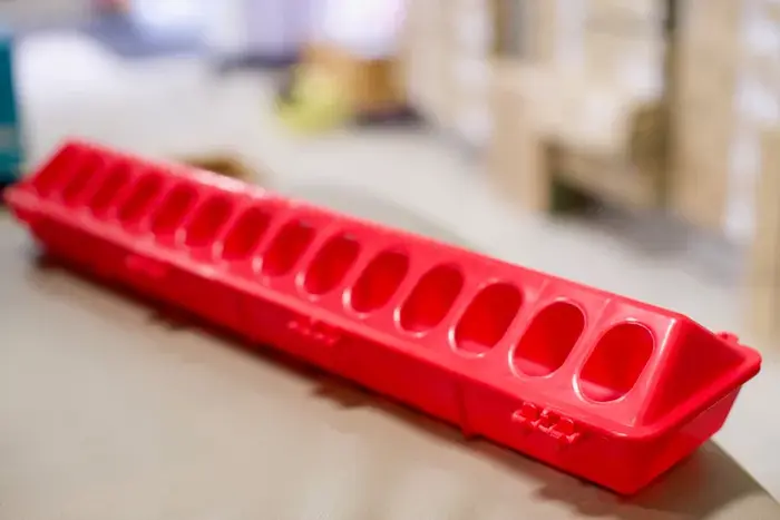 Chick feeder (image credit thunde)